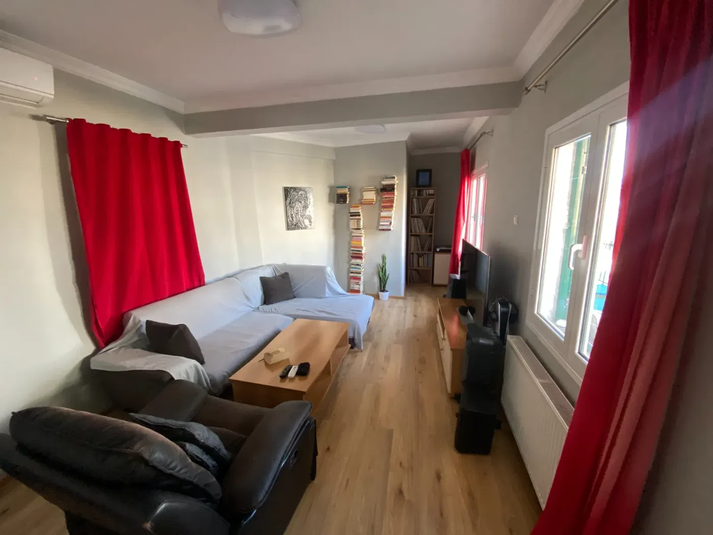 Renovated Two-Bedroom Apartment for Sale in Kamara - Rotonta, Thessaloniki Center