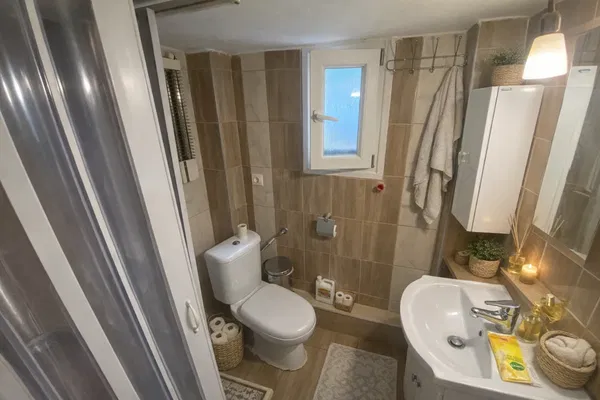 Renovated One-Bedroom Apartment for Sale in Center of Thessaloniki, Thessaloniki Center — photo 5