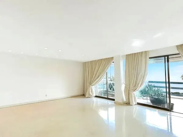 Sea View 165 m² Apartment with Three Bedrooms for Sale in Palaio Faliro, Athens Southern suburbs — photo 5