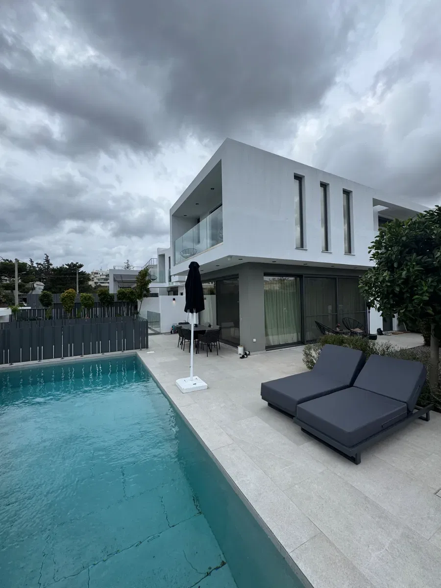 182 m² Villa with Three Bedrooms for Sale in Vari - Varkiza, Athens Southern suburbs