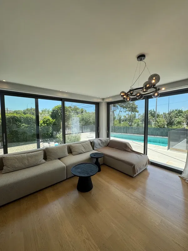 182 m² Villa with Three Bedrooms for Sale in Vari - Varkiza, Athens Southern suburbs — photo 4