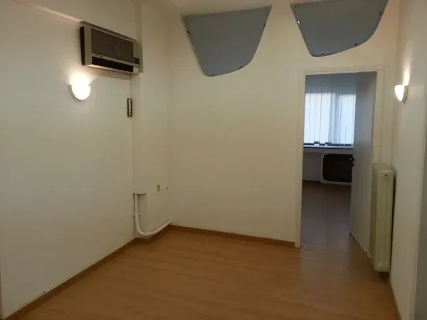 85 m² Commercial Space for Sale in Piraeus — photo 5