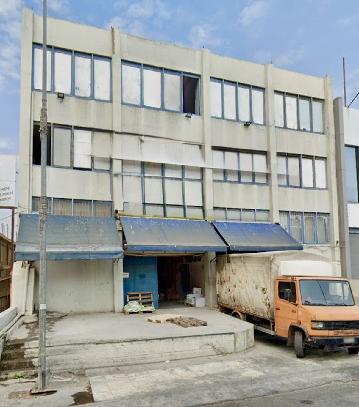 3100 m² Building for Sale in Agios Ioannis Renti, Piraeus
