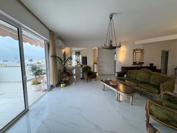 130 m² Two-Bedroom Apartment for Sale in Vari - Varkiza, Athens Southern suburbs