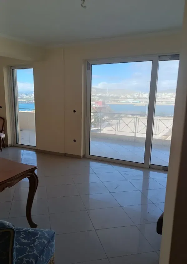 71 m² Renovated Two-Bedroom Apartment for Sale in Piraeus — photo 3