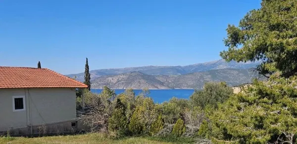 135 m² Villa with Three Bedrooms for Sale in Alepochori, Vilia