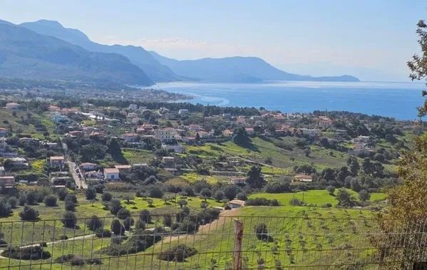 135 m² Villa with Three Bedrooms for Sale in Alepochori, Vilia — photo 2