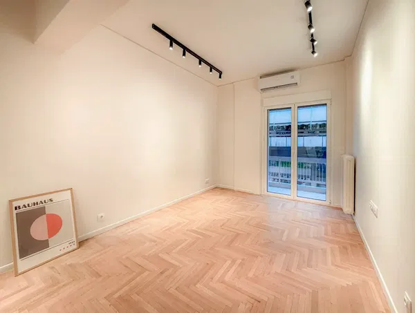 Two-Bedroom Apartment for Sale in Kypseli, Athens Center with Aluminium frames — photo 4