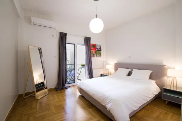 62 m² Renovated One-Bedroom Apartment for Sale in Kolonaki - Lycabettus, Athens Center — photo 4