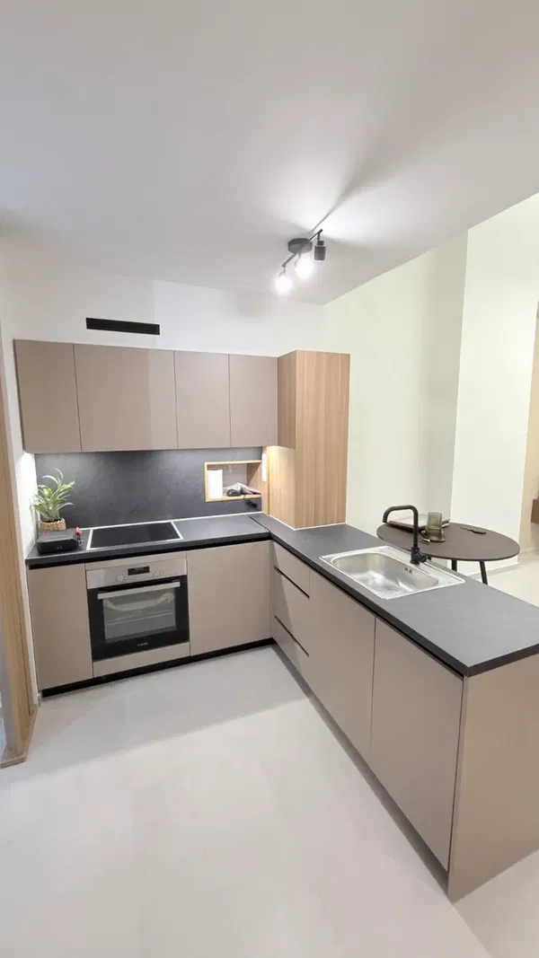 74 m² Renovated One-Bedroom Apartment for Sale in Piraeus — photo 2