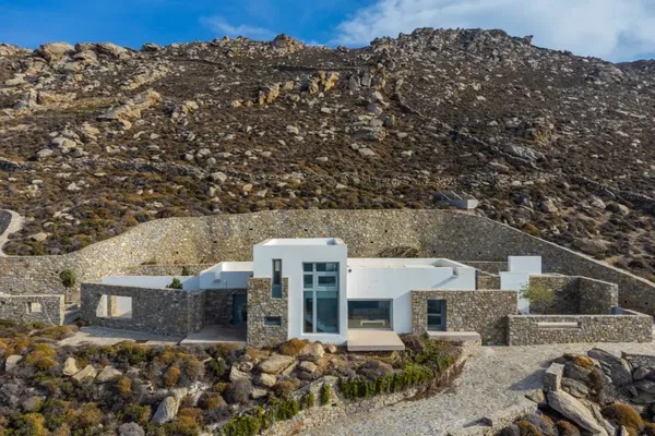 Two-Bedroom Renovated Villa for Sale in Mykonos, Cyclades — photo 4
