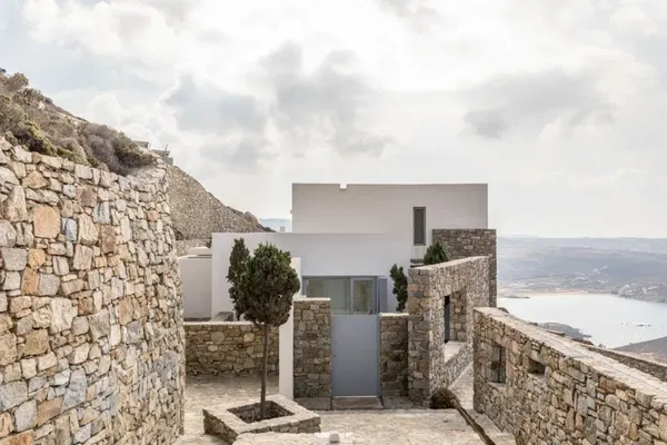 Two-Bedroom Renovated Villa for Sale in Mykonos, Cyclades — photo 2