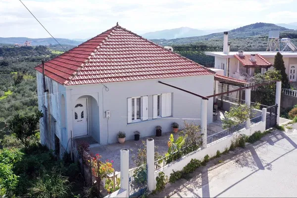 235 m² Villa with One Bedrooms for Sale in Kolymbari, Platanias