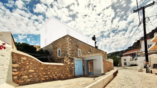 265 m² Villa with Five Bedrooms for Sale in Hydra, Saronikos Islands