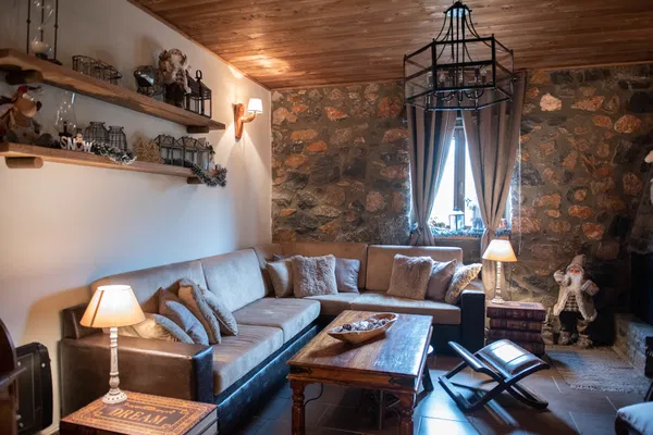 Two-Bedroom Villa for Sale in Kaimaktsalan, North Greece — photo 2