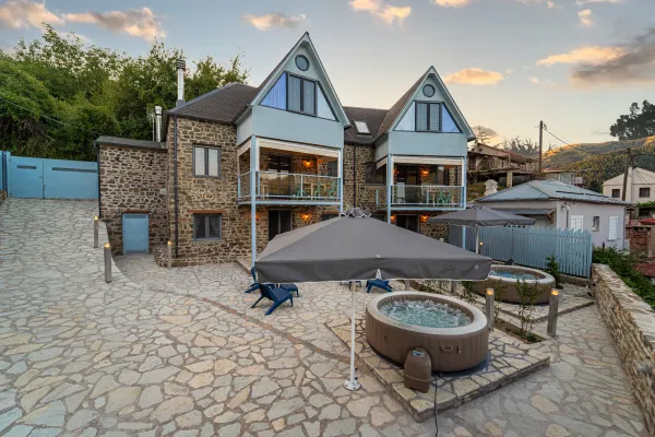 264 m² Villa with Six Bedrooms for Sale in Karpenisi, Evrytania — photo 4