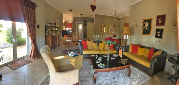 350 m² Villa with Four Bedrooms for Sale in Boeotia, Sterea Hellas — photo 4