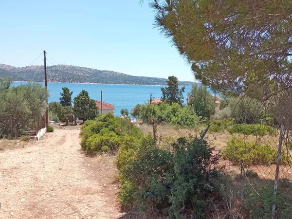 Sea-View 550 m² Plot of Land for Sale in Astakos, Aitoloakarnania — photo 2
