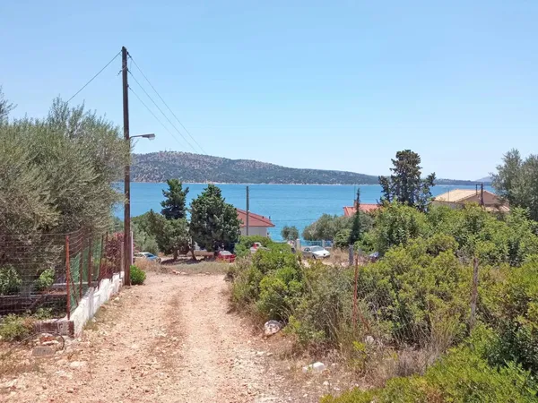 Sea-View 550 m² Plot of Land for Sale in Astakos, Aitoloakarnania — photo 4