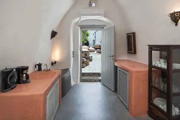 147 m² Villa with Three Bedrooms for Sale in Santorini, Cyclades — photo 5