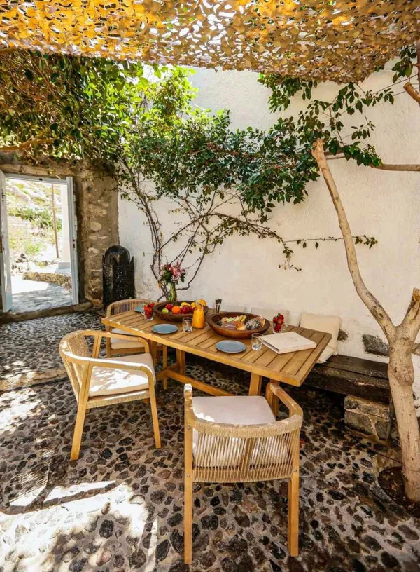 147 m² Villa with Three Bedrooms for Sale in Santorini, Cyclades — photo 3