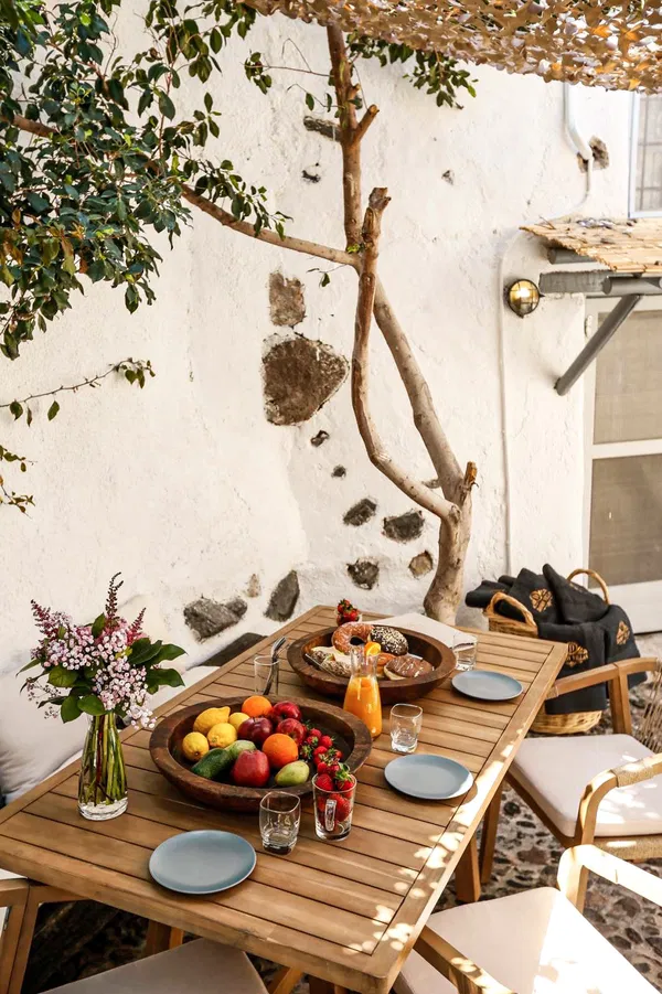 147 m² Villa with Three Bedrooms for Sale in Santorini, Cyclades — photo 2
