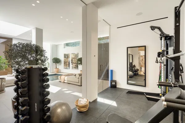 854 m² Villa with Six Bedrooms for Sale in Marbella, Spain — photo 3