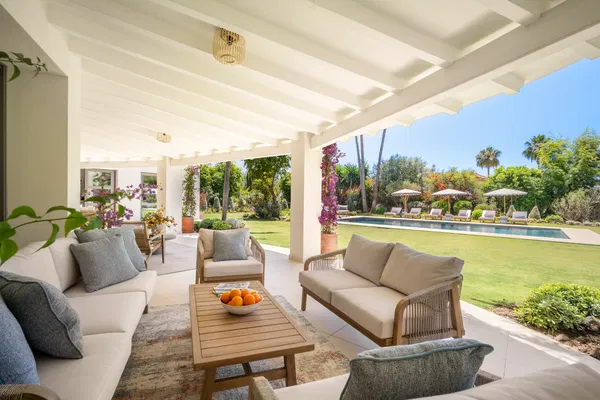 722 m² Five-Bedroom Villa for Sale in Marbella, Spain — photo 3