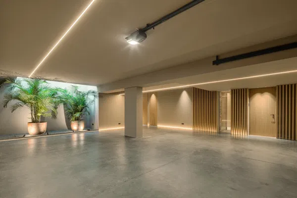742 m² Five-Bedroom Villa for Sale in Marbella, Spain — photo 5
