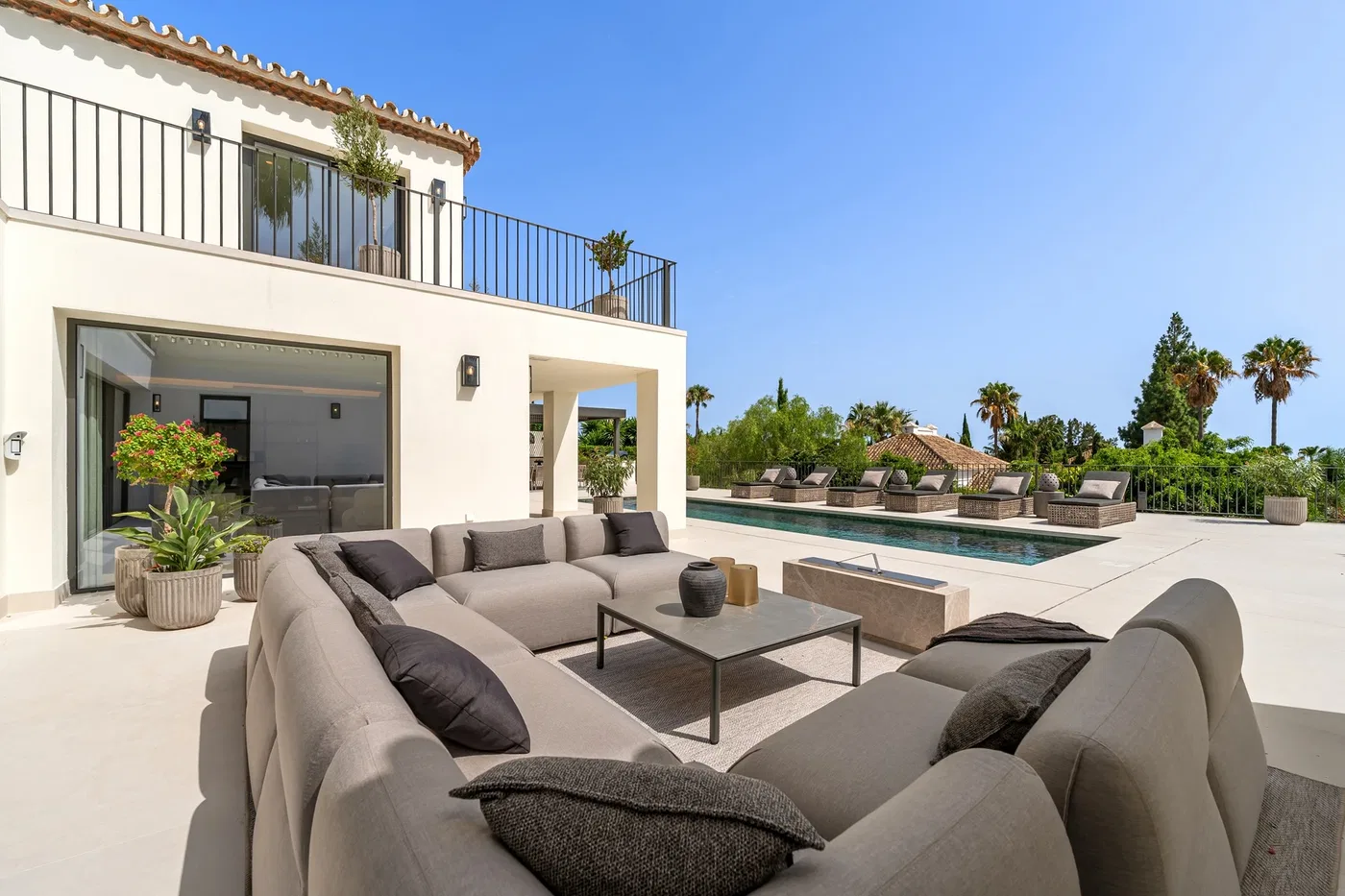 734 m² Five-Bedroom Villa for Sale in Marbella, Spain