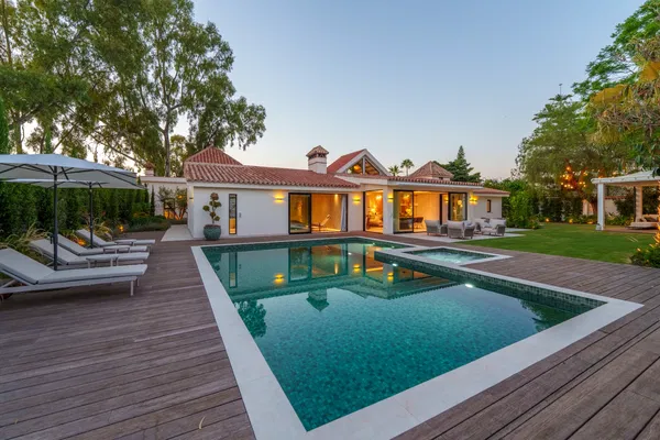 336 m² Five-Bedroom Villa for Sale in Marbella, Spain — photo 4
