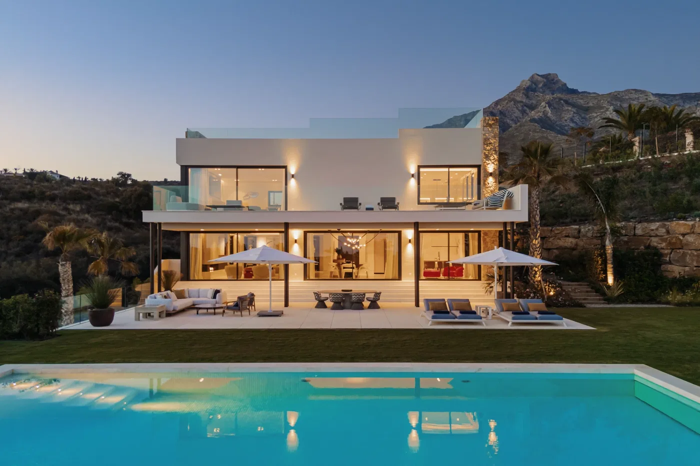 825 m² Villa with Five Bedrooms for Sale in Marbella, Spain