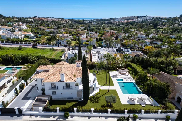 722 m² Villa with Five Bedrooms for Sale in Marbella, Spain — photo 5