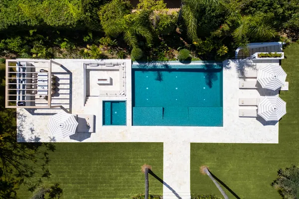722 m² Villa with Five Bedrooms for Sale in Marbella, Spain — photo 3