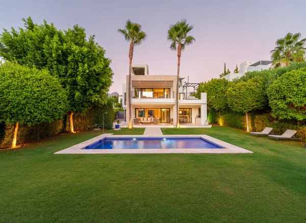 484 m² Six-Bedroom Villa for Sale in Marbella, Spain