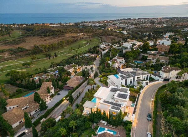 136 m² Seven-Bedroom Villa for Sale in Marbella, Spain — photo 5
