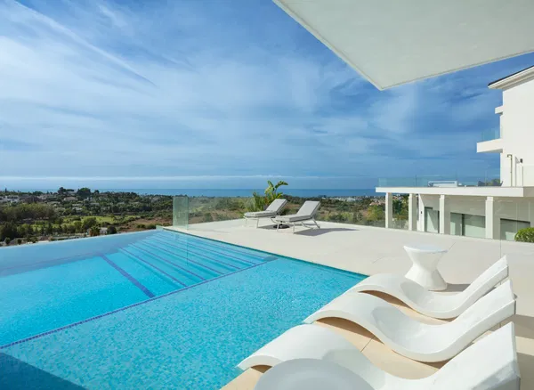 136 m² Seven-Bedroom Villa for Sale in Marbella, Spain