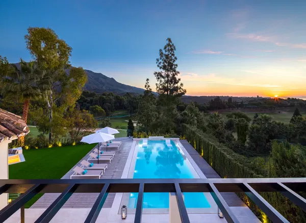 553 m² Villa with Five Bedrooms for Sale in Marbella, Spain — photo 4