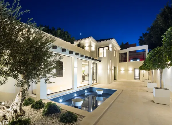 553 m² Villa with Five Bedrooms for Sale in Marbella, Spain — photo 2