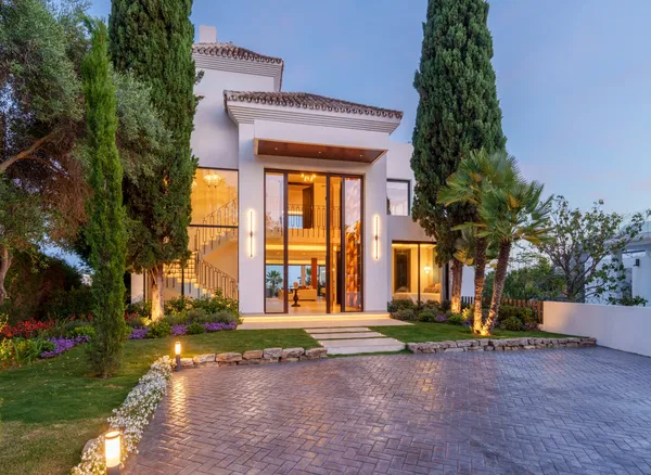 789 m² Villa with Six Bedrooms for Sale in Marbella, Spain — photo 3