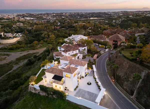 478 m² Villa with Five Bedrooms for Sale in Marbella, SPAIN