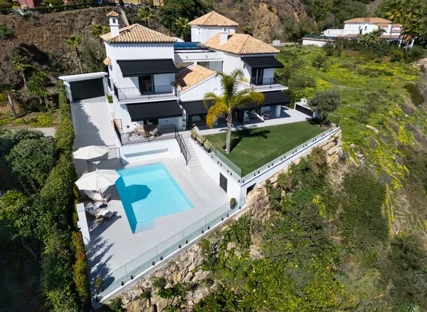 478 m² Villa with Five Bedrooms for Sale in Marbella, SPAIN — photo 4
