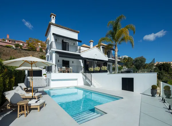 478 m² Villa with Five Bedrooms for Sale in Marbella, SPAIN — photo 5