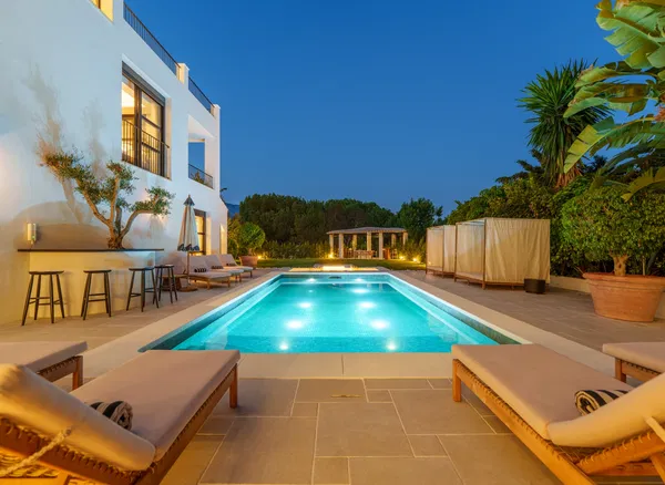 965 m² Six-Bedroom Villa for Sale in Marbella, Spain — photo 4