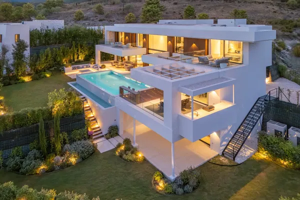636 m² Apartment with Six Bedrooms for Sale in SPAIN, Spain — photo 2