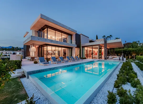 141 m² Villa with Eight Bedrooms for Sale in Marbella, Spain — photo 3