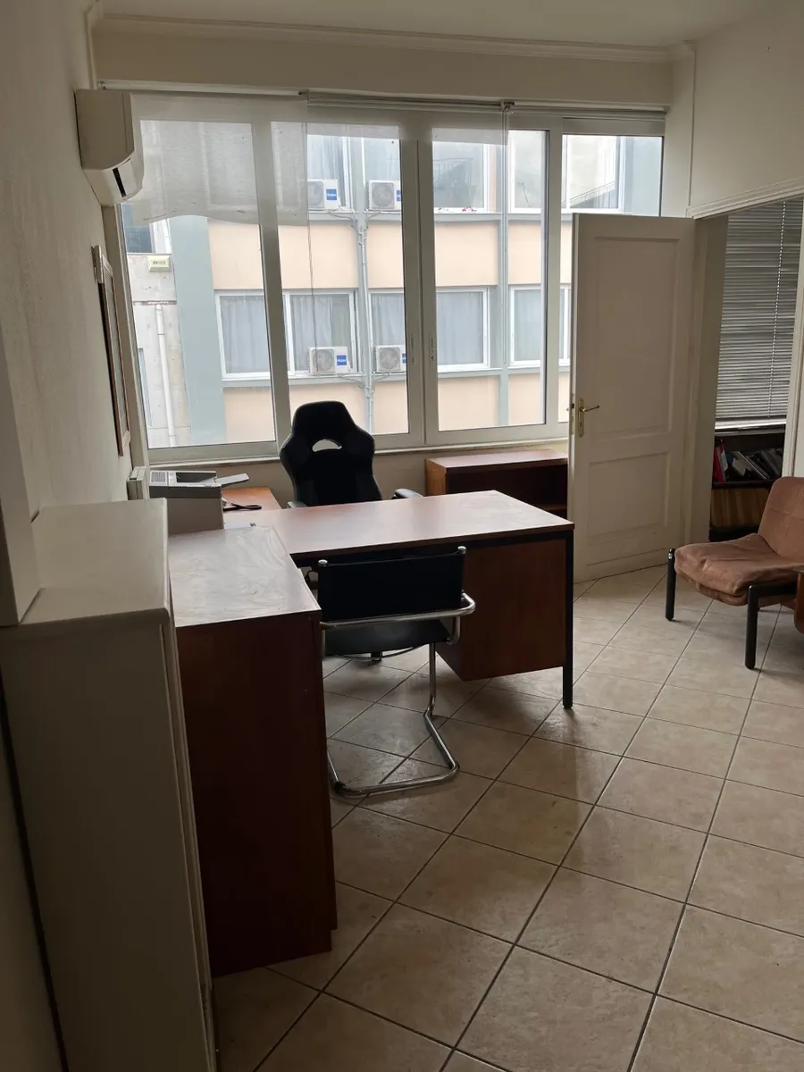 86 m² Commercial Space for Sale in Piraeus, Athens