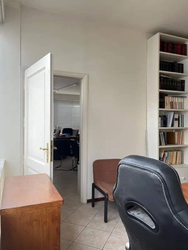 86 m² Commercial Space for Sale in Piraeus, Athens — photo 2