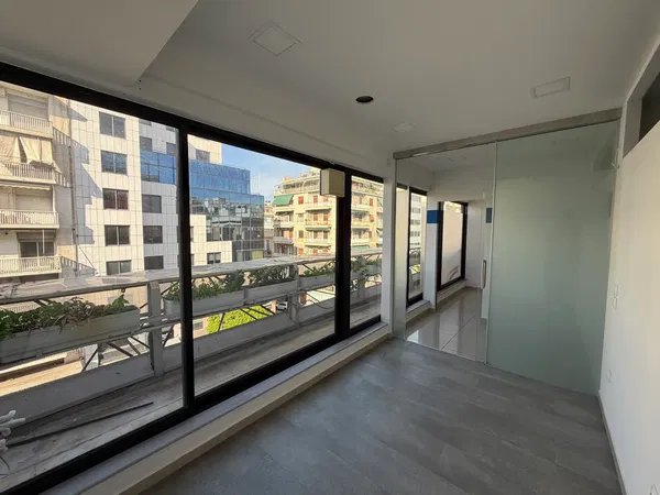 87 m² Commercial Space for Sale in Piraeus
