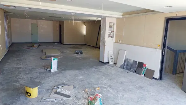 637 m² Building for Sale in Peristeri, Athens Western Suburbs — photo 3